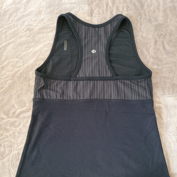 Women's Lululemon tank top - Picture 2 of 3